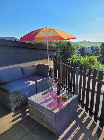 Monteurwohnung Burgstädt: 5 Betten, 3 Schlafzimmer, Balkon, Parkplätze Monteurwohnung Burgstädt: 5 Betten, 3 Schlafzimmer, Balkon, Parkplätze