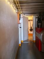 Durchgang zum Bad (Heizraum) Durchgang zum Bad (Heizraum)