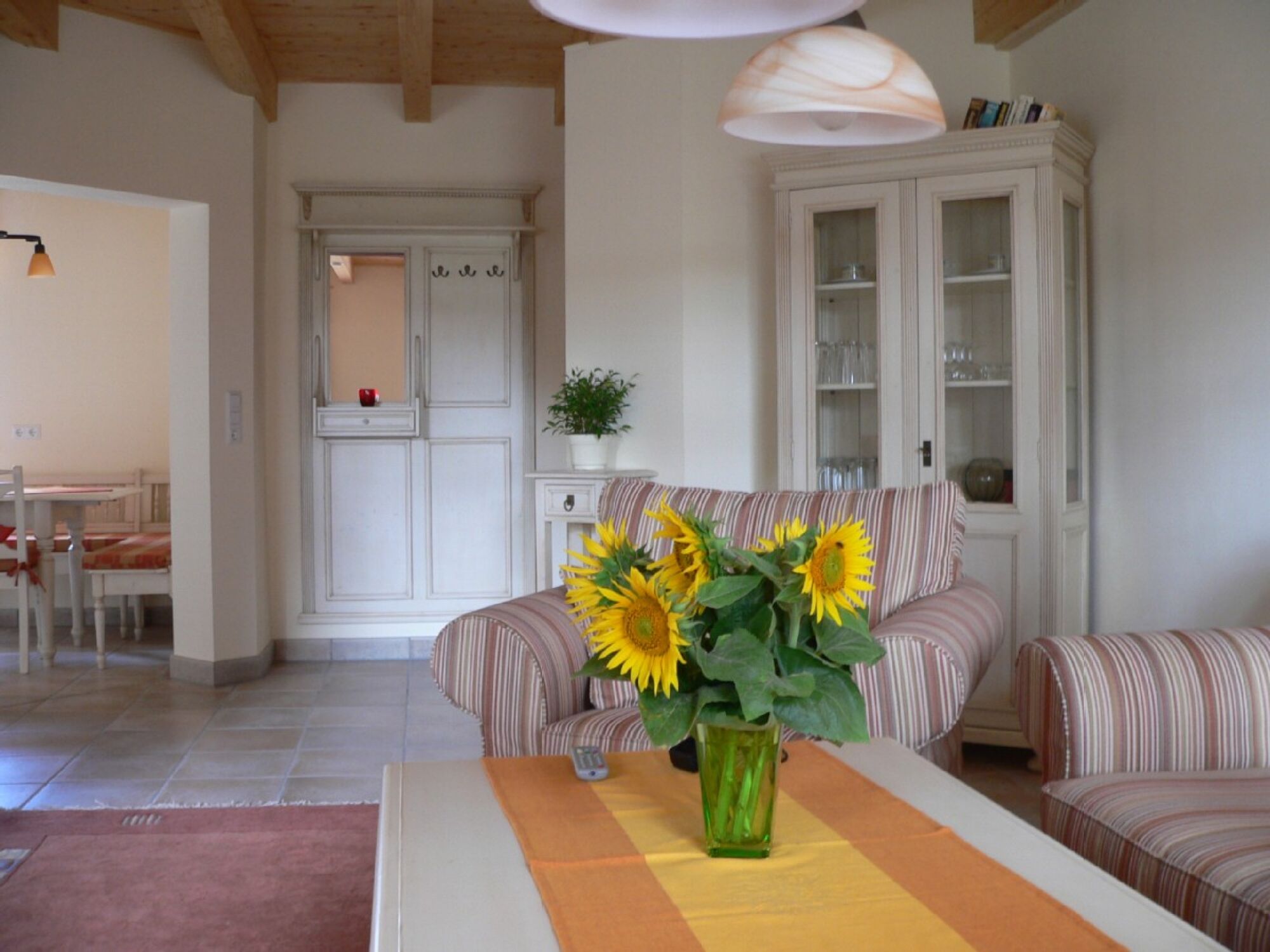Wohnung Flieder Wohnzimmer Wohnung Flieder Wohnzimmer