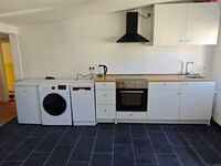 Neu saniertes Penthouse Apartment mit offener Wohnküche Bild 1 Neu saniertes Penthouse Apartment mit offener Wohnküche Bild 1