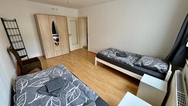 Schöne Monteurwohnung mit 3 Schlafzimmer - Einzelbetten/ Küche/ Bad Schöne Monteurwohnung mit 3 Schlafzimmer - Einzelbetten/ Küche/ Bad