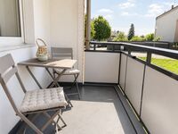 Der Zugang zum Balkon ist über Schlafzimmer 2 möglich und bietet die Möglichkeit auf dem Balkon gemeinsam zu speisen oder auch zu rauchen. Bitte nur auf dem Balkon rauchen, das Rauchen innerhalb des Apartments ist strengstens untersagt. Der Zugang zum Balkon ist über Schlafzimmer 2 möglich und bietet die Möglichkeit auf dem Balkon gemeinsam zu speisen oder auch zu rauchen. Bitte nur auf dem Balkon rauchen, das Rauchen innerhalb des Apartments ist strengstens untersagt.