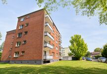 Ansicht von der Straße auf die Immobilie. Grün und ruhig gelegen. Ansicht von der Straße auf die Immobilie. Grün und ruhig gelegen.