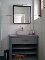 Gemeinschaftsbad Waschtisch 1. Obergeschoss Gemeinschaftsbad Waschtisch 1. Obergeschoss