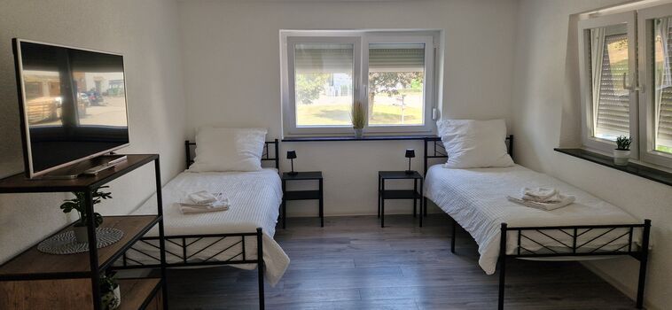 Sonniges Appartment im Kreis Reutlingen, Tübingen für bis zu 9 Personen. Sonniges Appartment im Kreis Reutlingen, Tübingen für bis zu 9 Personen.