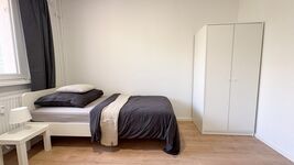 Neu renoviert: Wohnungen mit Einzelbetten, TV, WLAN, Parkpl. Bild 2 Neu renoviert: Wohnungen mit Einzelbetten, TV, WLAN, Parkpl. Bild 2