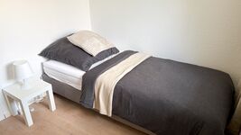 Neu renoviert: Wohnungen mit Einzelbetten, TV, WLAN, Parkpl. Bild 6 Neu renoviert: Wohnungen mit Einzelbetten, TV, WLAN, Parkpl. Bild 6