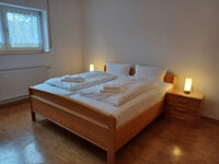 Schlafzimmer mit Doppelbett Schlafzimmer mit Doppelbett