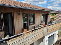 Haus Drei Seen - Gästezimmer mit Kingsize-Bett und Balkon Bild 1 Haus Drei Seen - Gästezimmer mit Kingsize-Bett und Balkon Bild 1