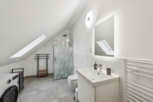 Badezimmer mit Dusche Badezimmer mit Dusche