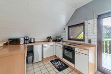 Küche und Ausgang zum Balkon Küche und Ausgang zum Balkon