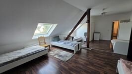 Krefeld schöne große 150 QM 5,5 Zimmer Monteurswohnung Bild 2 Krefeld schöne große 150 QM 5,5 Zimmer Monteurswohnung Bild 2