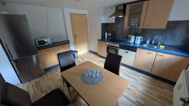 Wohnung mit 2 Zimmern, Küche, Bad für bis zu 4 Personen Wohnung mit 2 Zimmern, Küche, Bad für bis zu 4 Personen