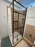 Eigenes Badezimmer mit Dusche und WC Eigenes Badezimmer mit Dusche und WC