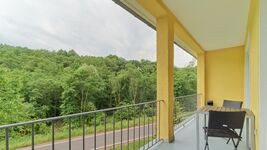 Terrasse mit Sitzmöglichkeiten Terrasse mit Sitzmöglichkeiten