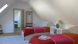 DG Schlafzimmer3, 2 Einzelbetten, mit Badezimmer 3 DG Schlafzimmer3, 2 Einzelbetten, mit Badezimmer 3