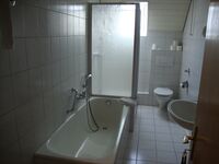 Einige Bäder sogar mit zusätzlicher Badewanne Einige Bäder sogar mit zusätzlicher Badewanne