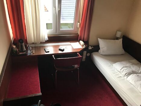 Hotelanlage,35 EZ und 10 DZ mit 50 Parkp,langfristig an Monteure/Student Bild 2 Hotelanlage,35 EZ und 10 DZ mit 50 Parkp,langfristig an Monteure/Student Bild 2