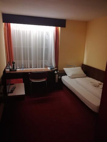 Hotelanlage,35 EZ und 10 DZ mit 50 Parkp,langfristig an Monteure/Student Bild 1 Hotelanlage,35 EZ und 10 DZ mit 50 Parkp,langfristig an Monteure/Student Bild 1
