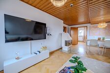 Cosmic Living by Tayo Ajayi Bild 1 Cosmic Living by Tayo Ajayi Bild 1