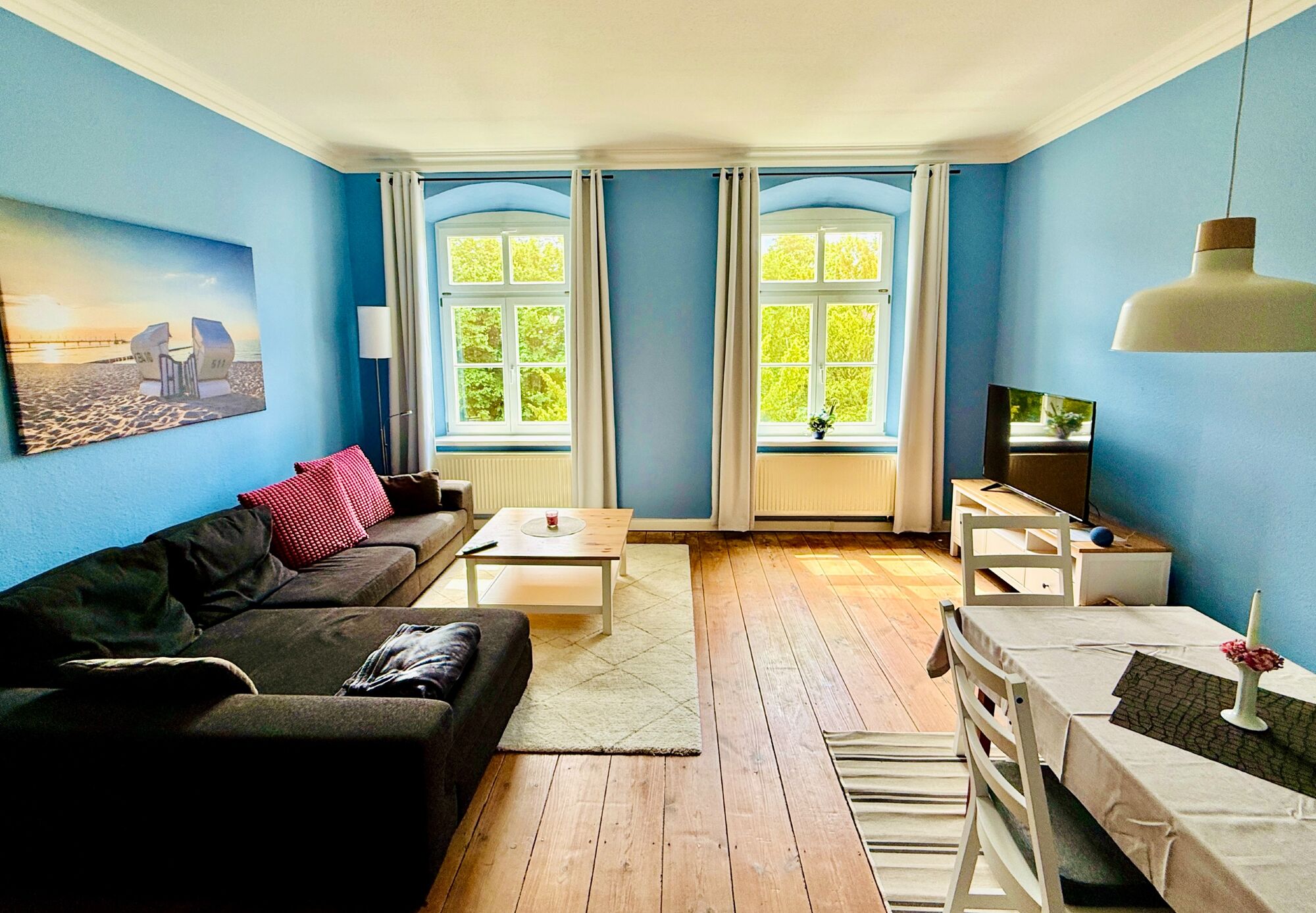 Wohnzimmer mit Schlafsofa Wohnzimmer mit Schlafsofa
