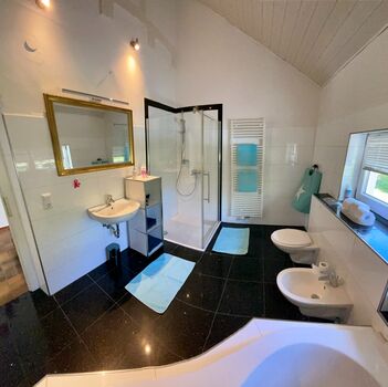 👉 WOHNUNG oder ZIMMER mit BESTPREIS-GARANTIE Bild 2 👉 WOHNUNG oder ZIMMER mit BESTPREIS-GARANTIE Bild 2