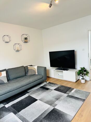 Möblierte 3-Zimmer Wohnung Dachgeschoss Möblierte 3-Zimmer Wohnung Dachgeschoss