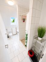 Bad mit Dusche Bad mit Dusche