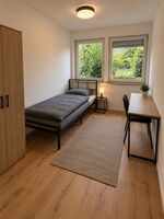 Einzelzimmer mit TV und Arbeitsplatz Einzelzimmer mit TV und Arbeitsplatz