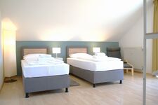 Schlafzimmer mit Balkon / Weinbergblick Schlafzimmer mit Balkon / Weinbergblick