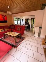 Großes Wohnzimmer mit Holzofen Großes Wohnzimmer mit Holzofen