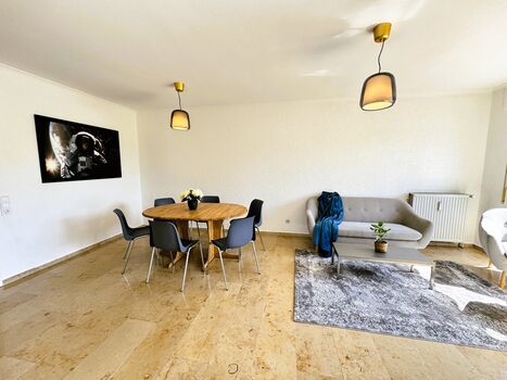 Apartmenthaus Siek - 3 große Wohnungen - je 4-5 Schlafzimmer Bild 3 Apartmenthaus Siek - 3 große Wohnungen - je 4-5 Schlafzimmer Bild 3