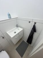 separates WC separates WC