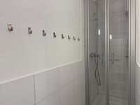 Dusche 2 (Wohnung B) Dusche 2 (Wohnung B)