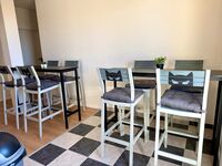 Küche Bar (Wohnung B) Küche Bar (Wohnung B)