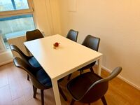 Esstisch (Wohnung A) Esstisch (Wohnung A)