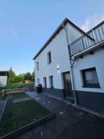 Außenbereich mit eigenem Eingang, Garten und Terrasse Außenbereich mit eigenem Eingang, Garten und Terrasse