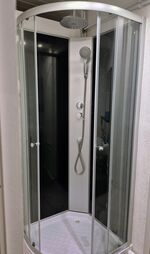 Eineldusche mit Waschbecken Eineldusche mit Waschbecken