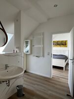 Direkte Zugang in Schlafzimmer mit Doppelbett Direkte Zugang in Schlafzimmer mit Doppelbett