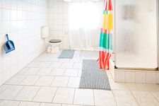 Badezimmer 1. OG Badezimmer 1. OG