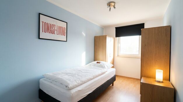 MH19 / TOMASZ-LIVING in OBERHAUSEN - Flexible Anreise + TV Zdjęcie 3 MH19 / TOMASZ-LIVING in OBERHAUSEN - Flexible Anreise + TV Zdjęcie 3