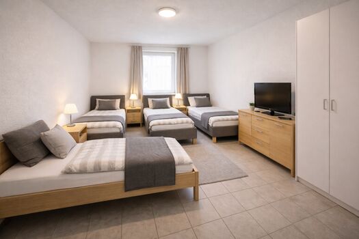 Top Lage, Top Preis: Mitarbeiterzimmer ab 16 Euro! Bild 2 Top Lage, Top Preis: Mitarbeiterzimmer ab 16 Euro! Bild 2