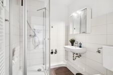 Badezimmer (AZ04) Badezimmer (AZ04)