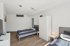 Schlafzimmer 1 (AZ07) Schlafzimmer 1 (AZ07)