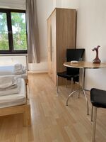 Möbilierte Wohnung Pforzheim - hell + ruhig | 2-6 Pers. | WLAN | Parken Picture 9 Möbilierte Wohnung Pforzheim - hell + ruhig | 2-6 Pers. | WLAN | Parken Picture 9