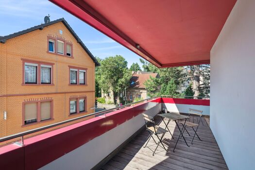 Balkon (OP01) Balkon (OP01)