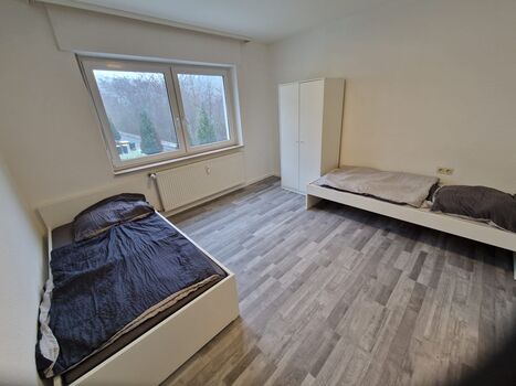 Große 4 Zimmer Wohnung bis zu 8 Pers. Neckarzimmern Große 4 Zimmer Wohnung bis zu 8 Pers. Neckarzimmern
