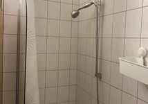 Mit Dusch-Badewanne Kombination Mit Dusch-Badewanne Kombination