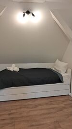 One of three comfortable hotel beds (90x200 cm) in the bedroom One of three comfortable hotel beds (90x200 cm) in the bedroom