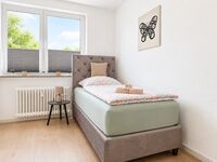 Schlafzimmer1 - Ansicht zum Einzelbett / Einzelzimmer oder auch gerne Vorarbeiterzimmer Schlafzimmer1 - Ansicht zum Einzelbett / Einzelzimmer oder auch gerne Vorarbeiterzimmer